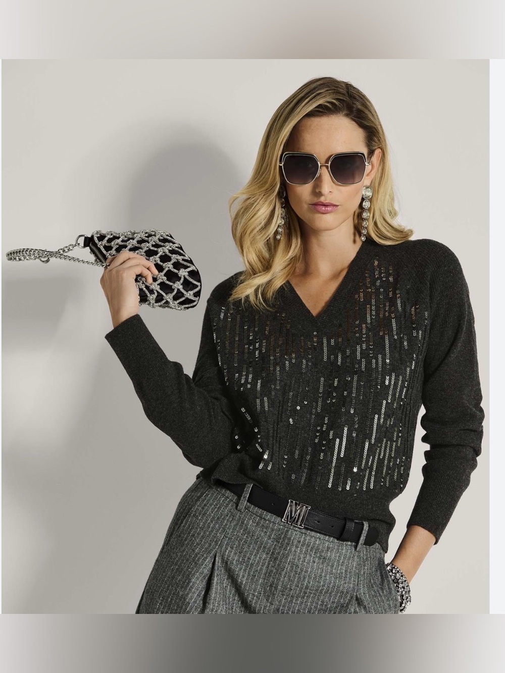 Véro Mode Women's charcoal V-Neck Sequin-Embellished Sweater - sz Lg